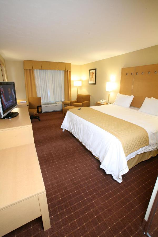 Holiday Inn Express Saltillo Zona Aeropuerto By Ihg Exterior foto