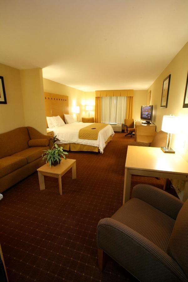Holiday Inn Express Saltillo Zona Aeropuerto By Ihg Exterior foto