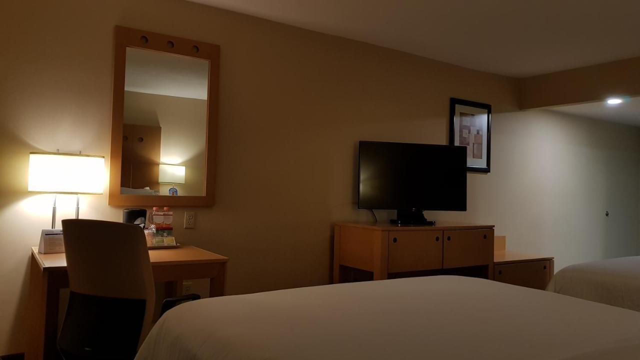 Holiday Inn Express Saltillo Zona Aeropuerto By Ihg Exterior foto