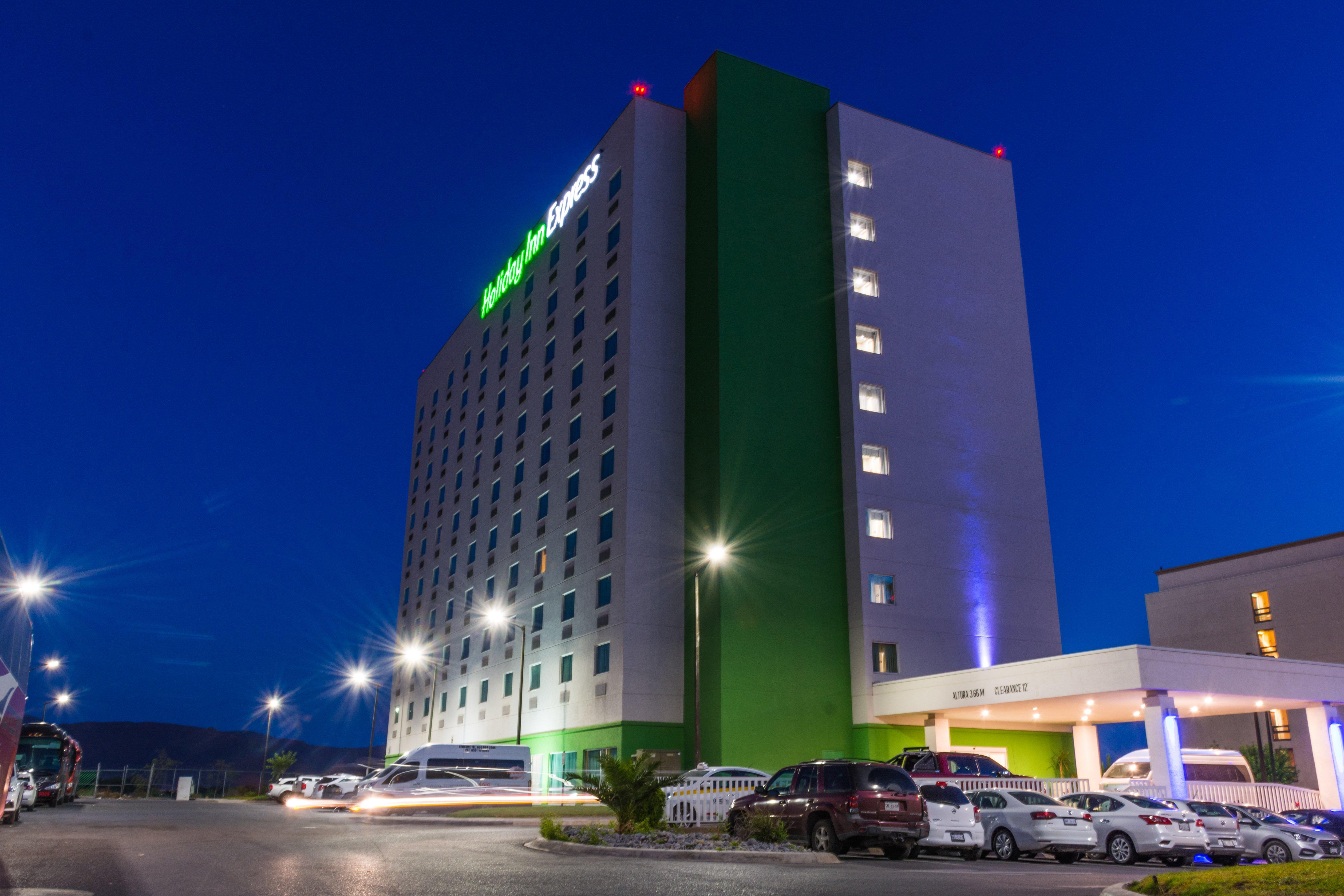 Holiday Inn Express Saltillo Zona Aeropuerto By Ihg Exterior foto