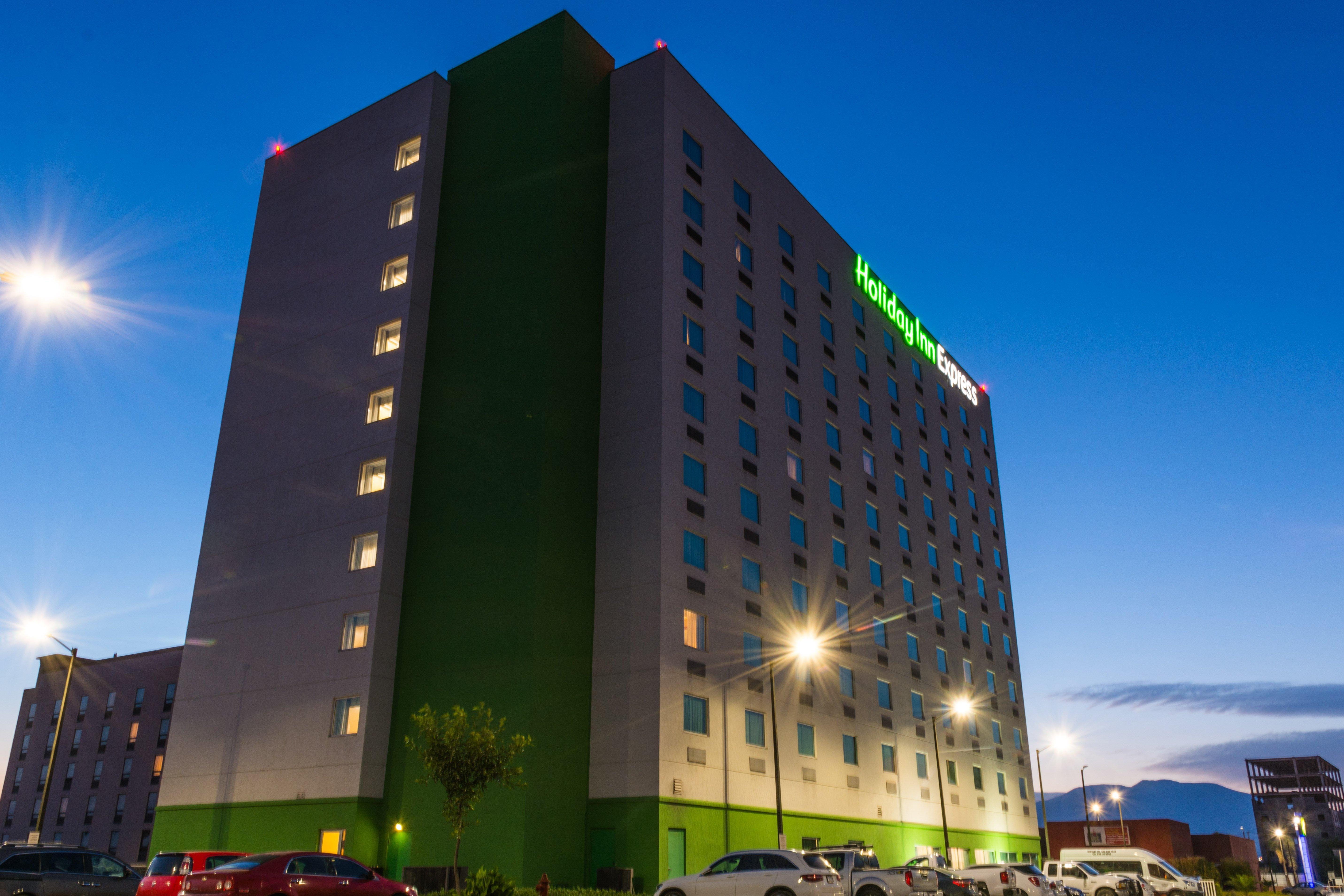 Holiday Inn Express Saltillo Zona Aeropuerto By Ihg Exterior foto