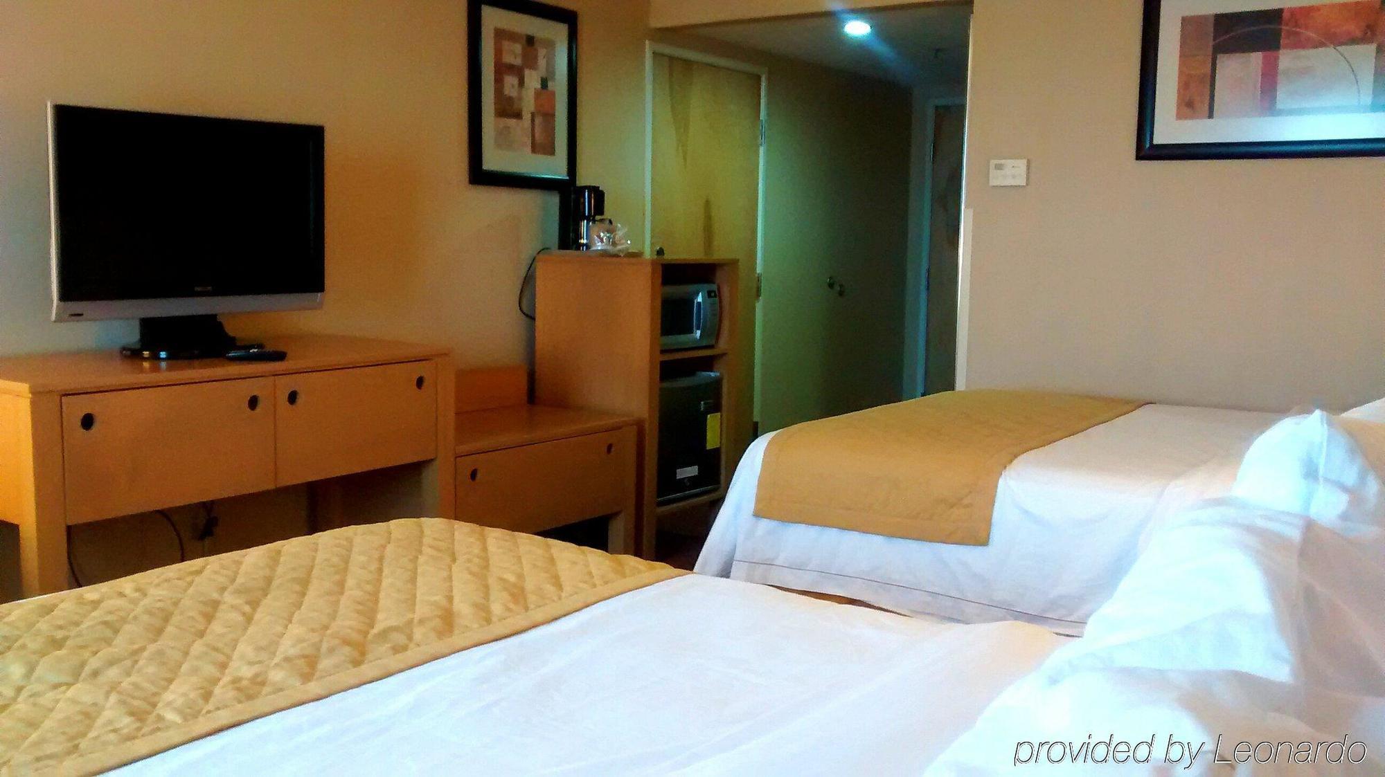 Holiday Inn Express Saltillo Zona Aeropuerto By Ihg Exterior foto