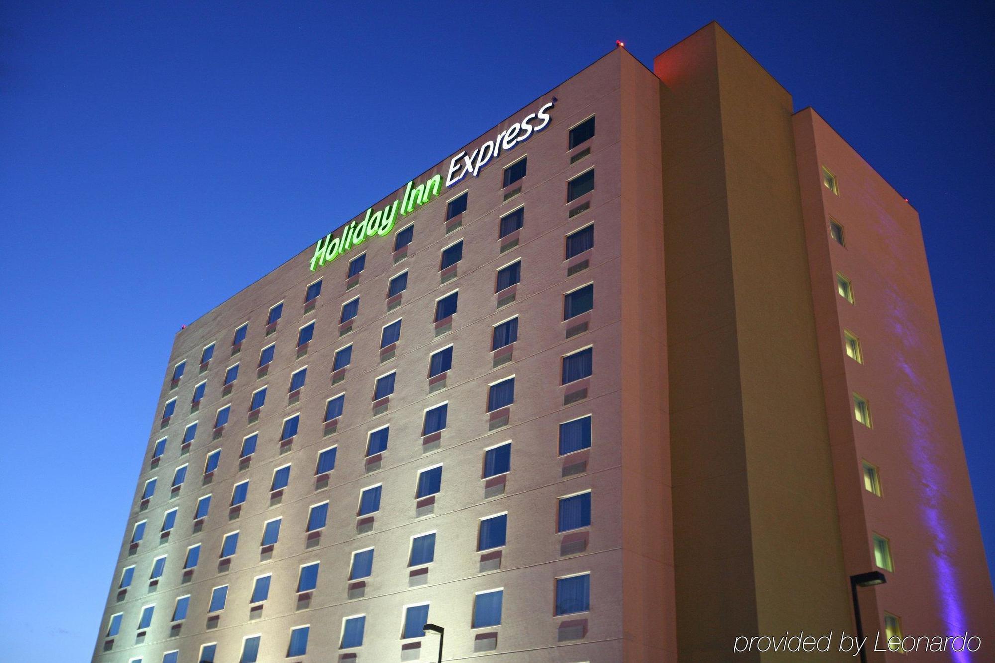 Holiday Inn Express Saltillo Zona Aeropuerto By Ihg Exterior foto