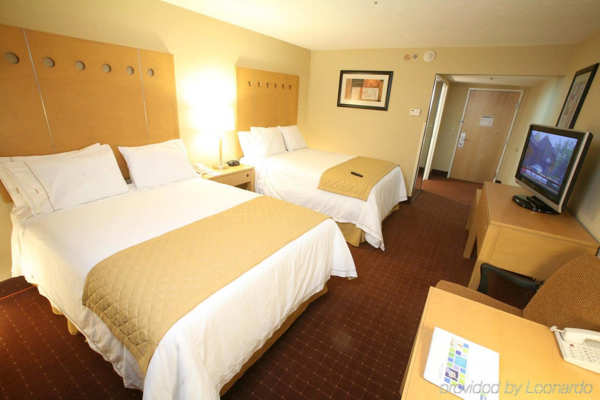 Holiday Inn Express Saltillo Zona Aeropuerto By Ihg Exterior foto