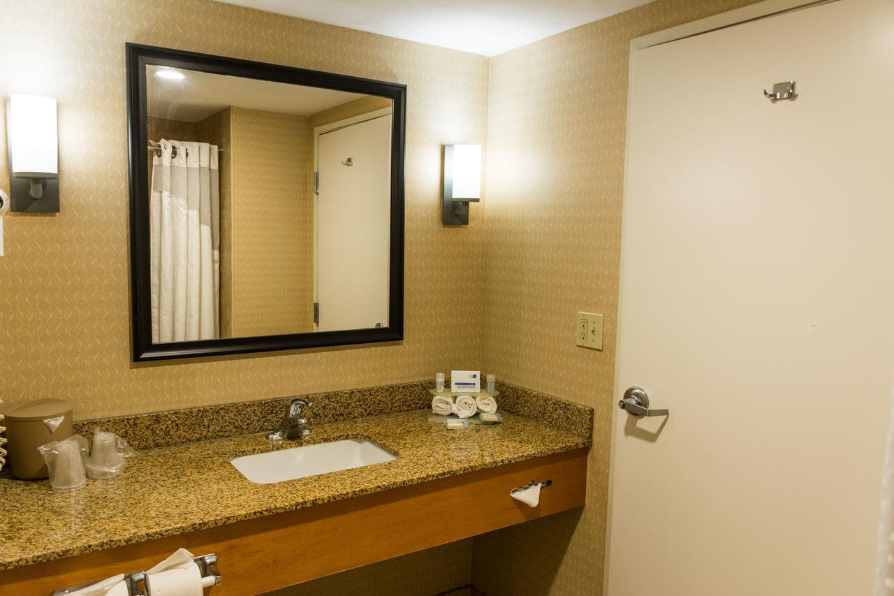 Holiday Inn Express Saltillo Zona Aeropuerto By Ihg Exterior foto