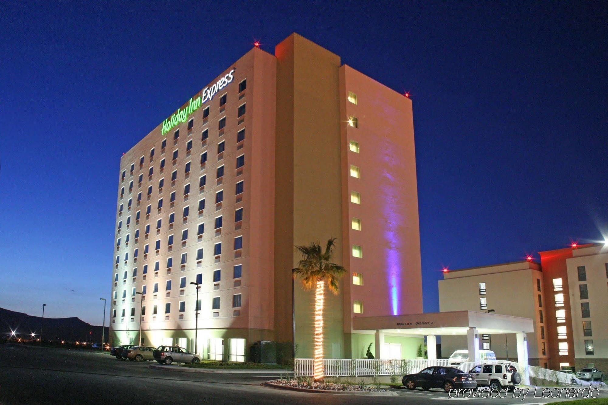 Holiday Inn Express Saltillo Zona Aeropuerto By Ihg Exterior foto